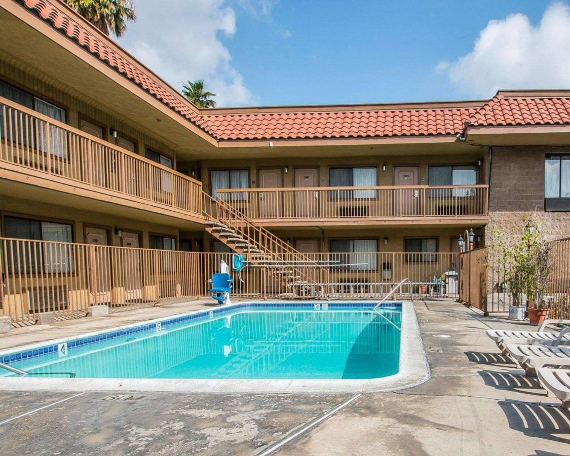 Palm Inn Hotel Near Tyler Mall 리버사이드 외부 사진